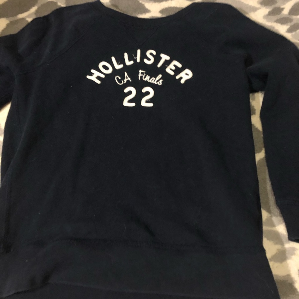 Woman hollister shirt. Great quality!!!!